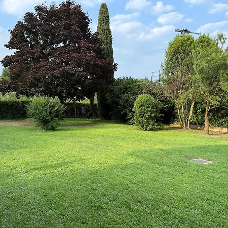 Сasa de vacaciones Claudia Padenghe sul Garda