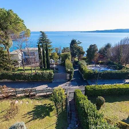 Claudia Willa Padenghe sul Garda